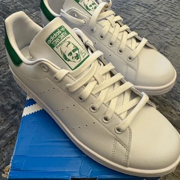 Stan Smith Adidas Women's White Sneakers with Green Accents NWT 9.5 - Picture 10 of 13